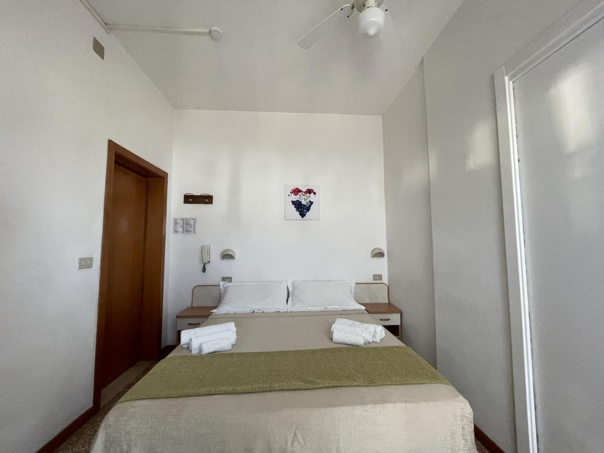 Hotel Alex Rimini Eksteriør billede